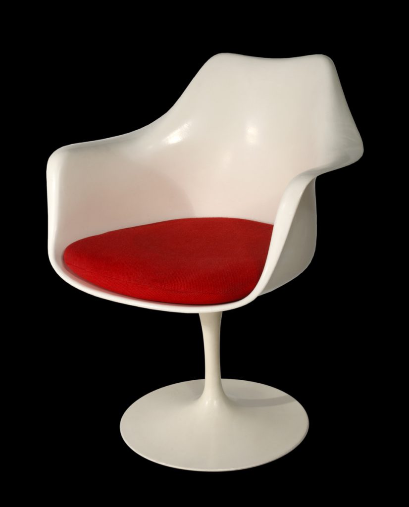 Tulip Armchair (Model 150) designed by Eero Saarinen (1956)